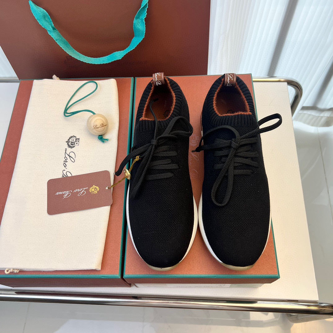 LP Sneakers