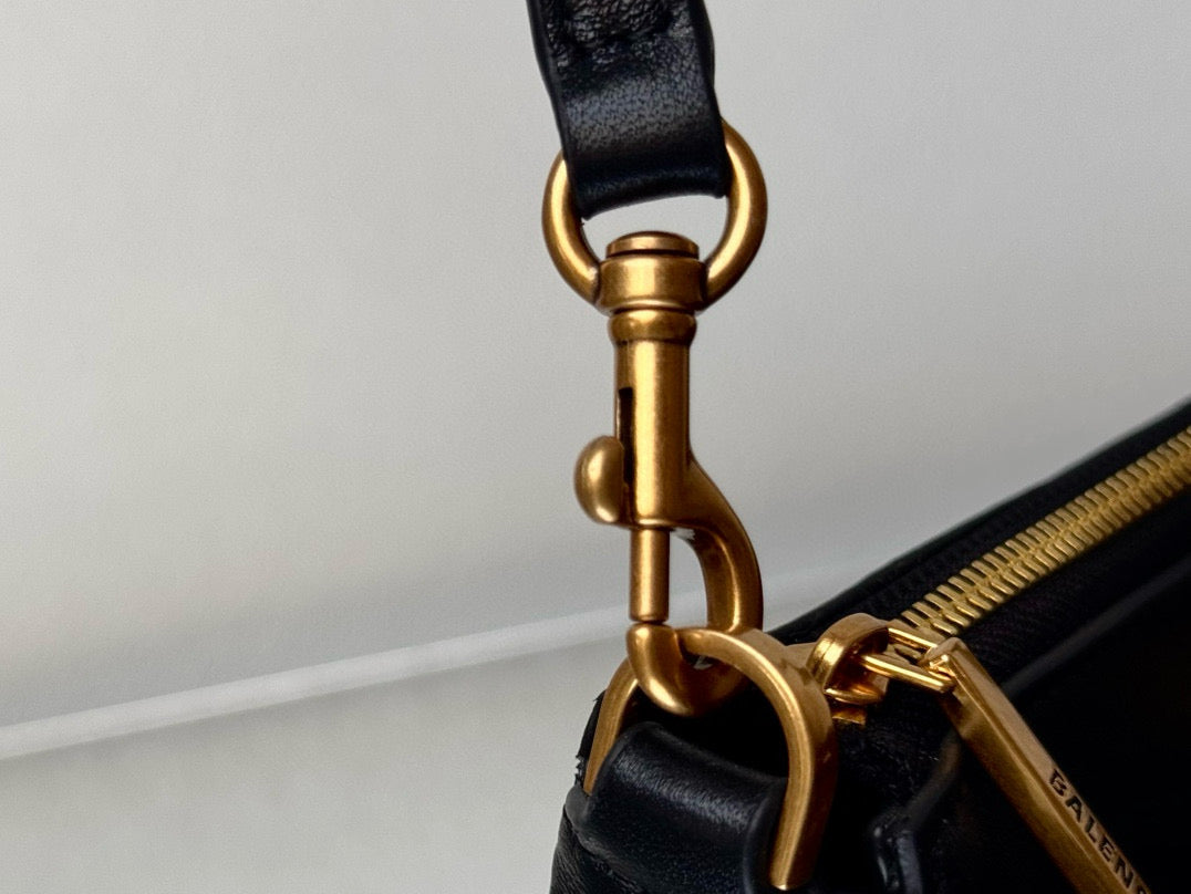 BLCG Rodeo Sling Pochette Bag(22x11.9x12.7cm)