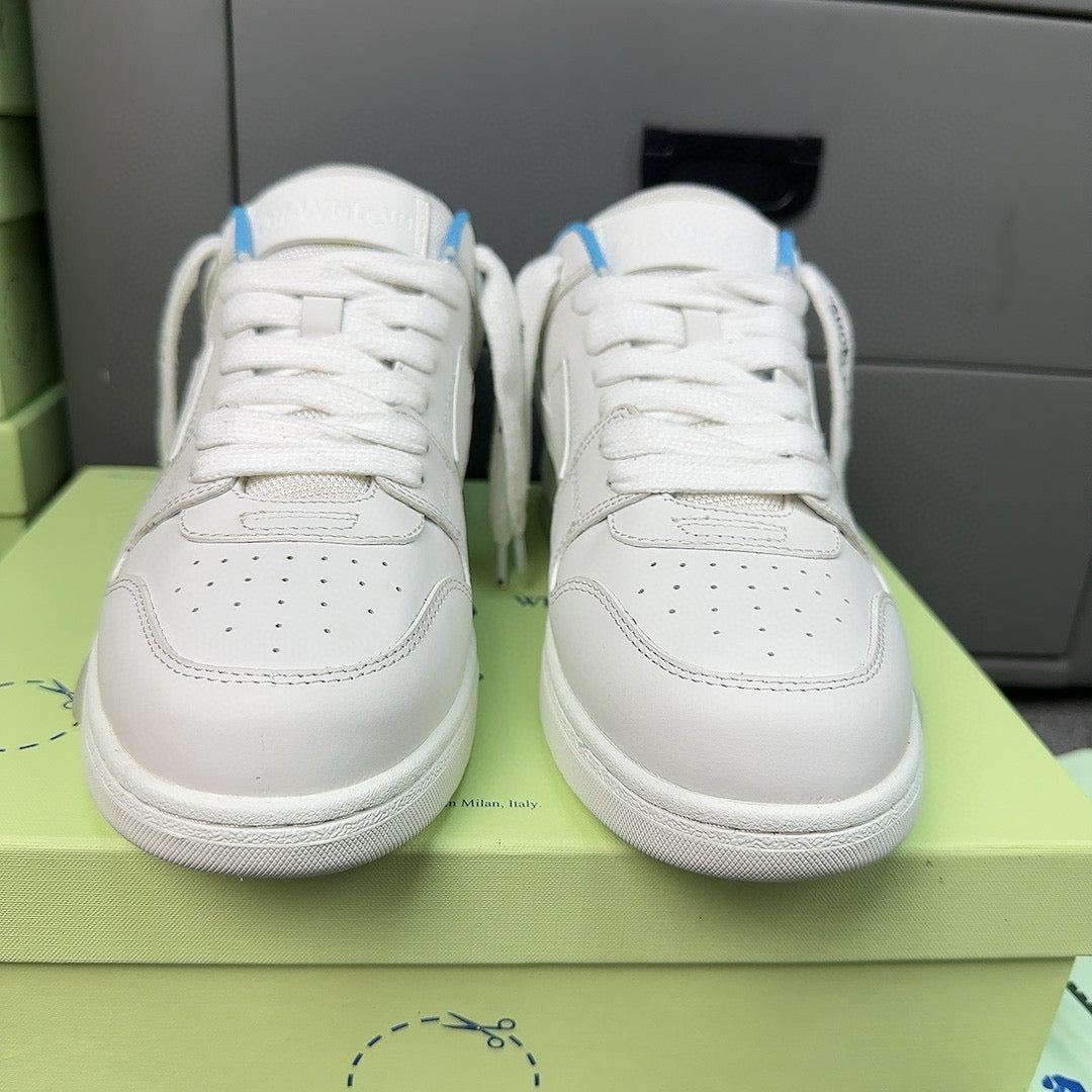 Off-White Sneaker