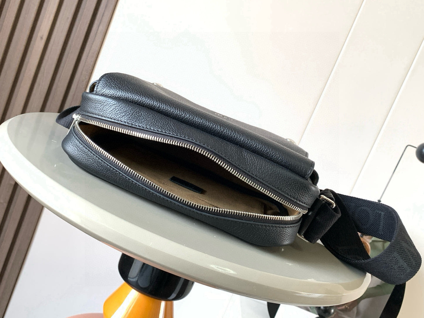 Loewe Messenger Bag 23x18x9CM