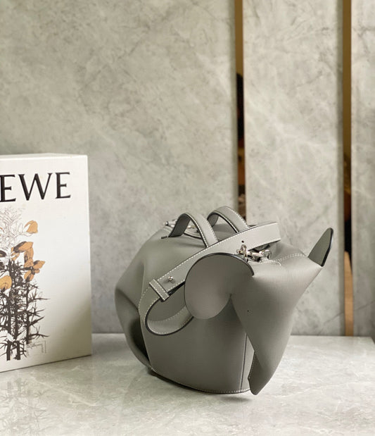Loewe Elephant Shoulder Bag(35x16x23cm)