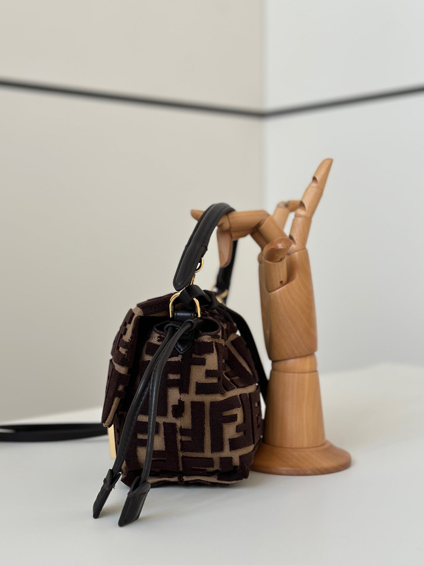 Fendi Mamma Baguette Bag (Small)