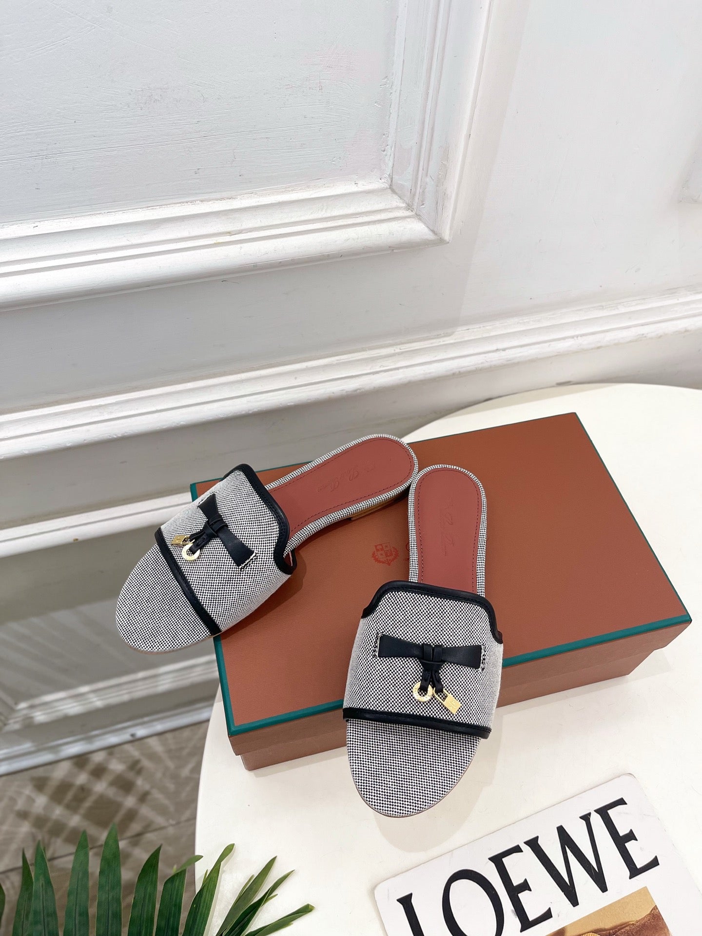LP Sandals