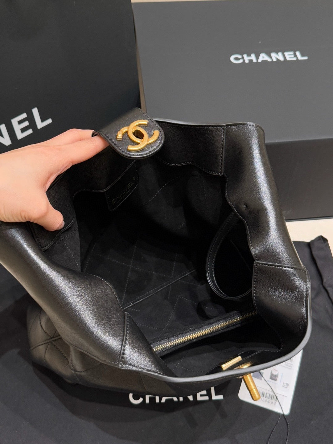 Chanel 25P Hobo (35x30x14cm)