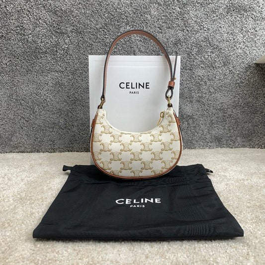 Celine Hobo