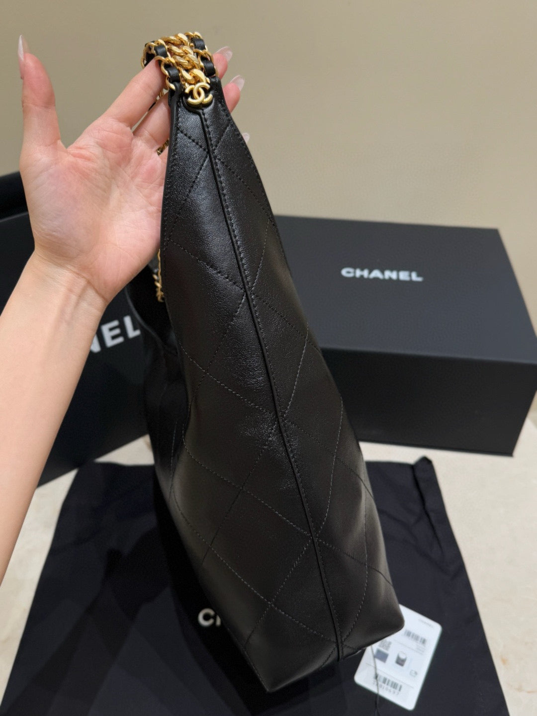 Chanel 25P Hobo (35x30x14cm)