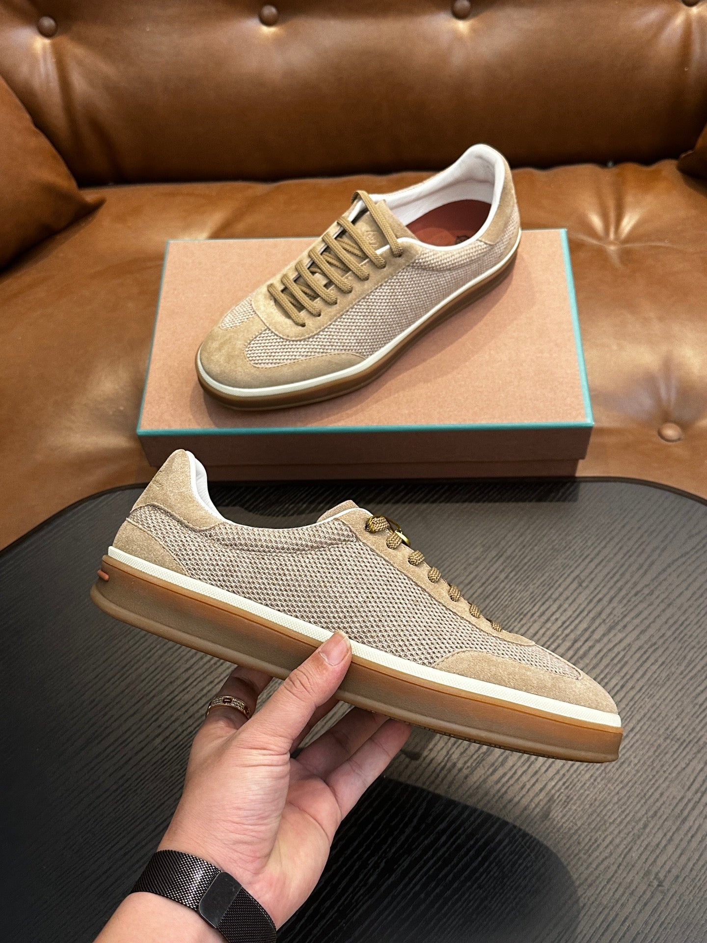 LP Sneakers