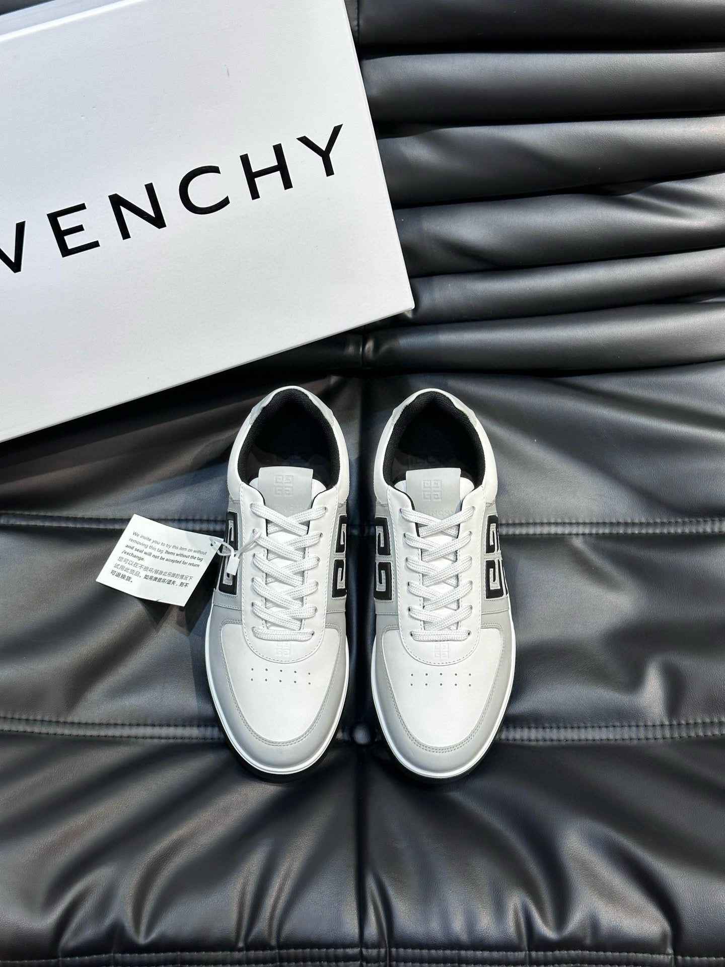 Givenchy Sneakers