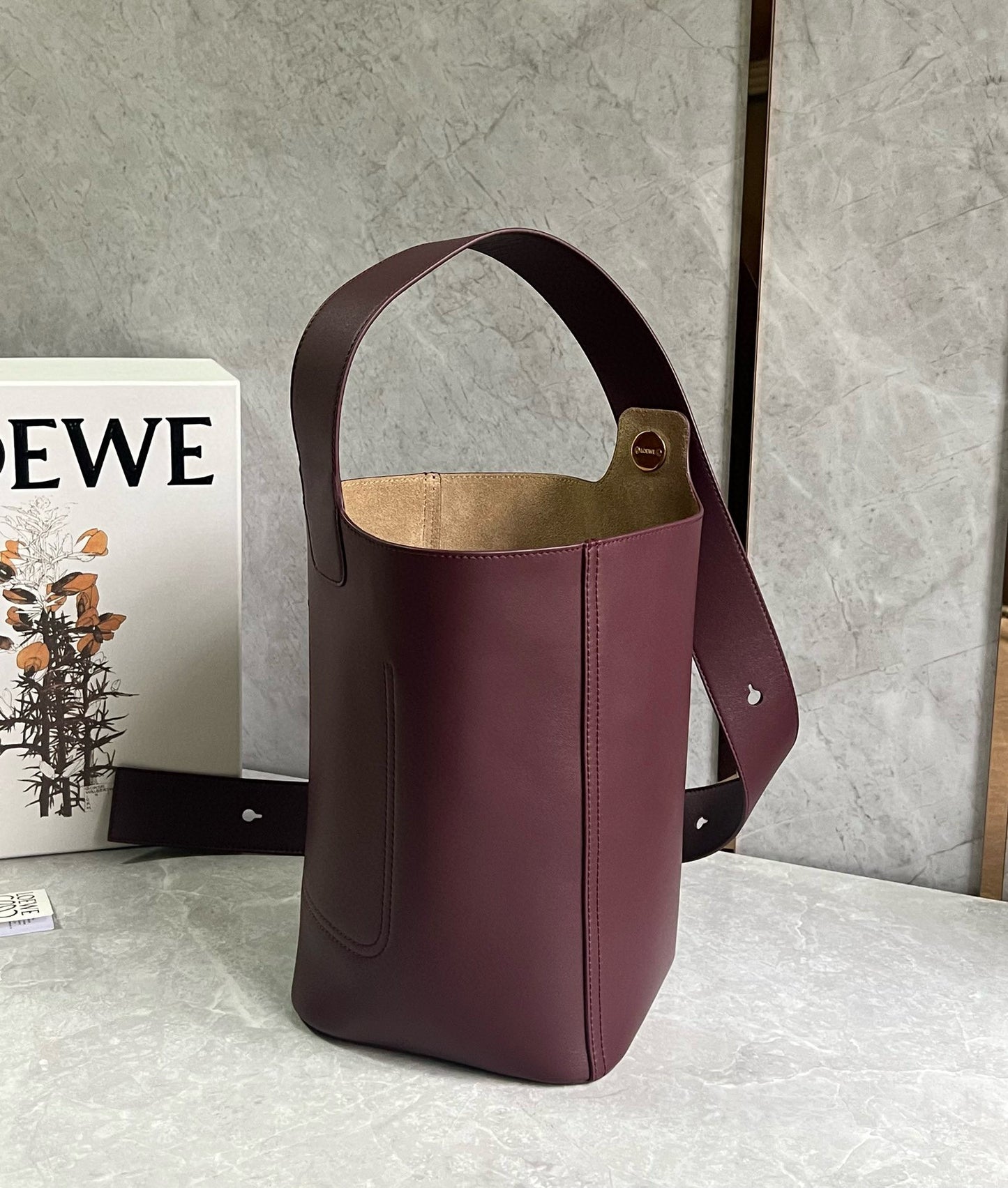 Loewe Pebble Bucket Bag(24.5x23.5x28cm)