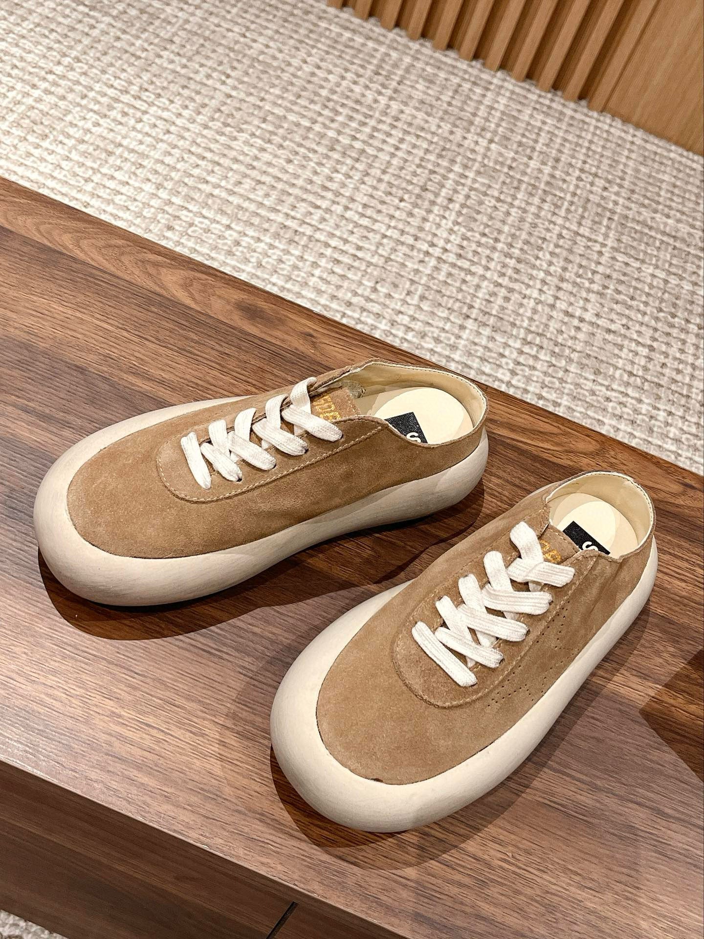 Golden Goose Sneaker