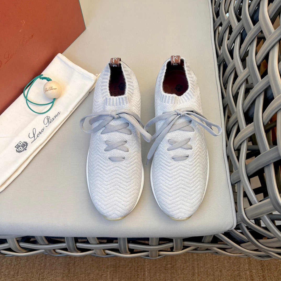 LP Sneakers