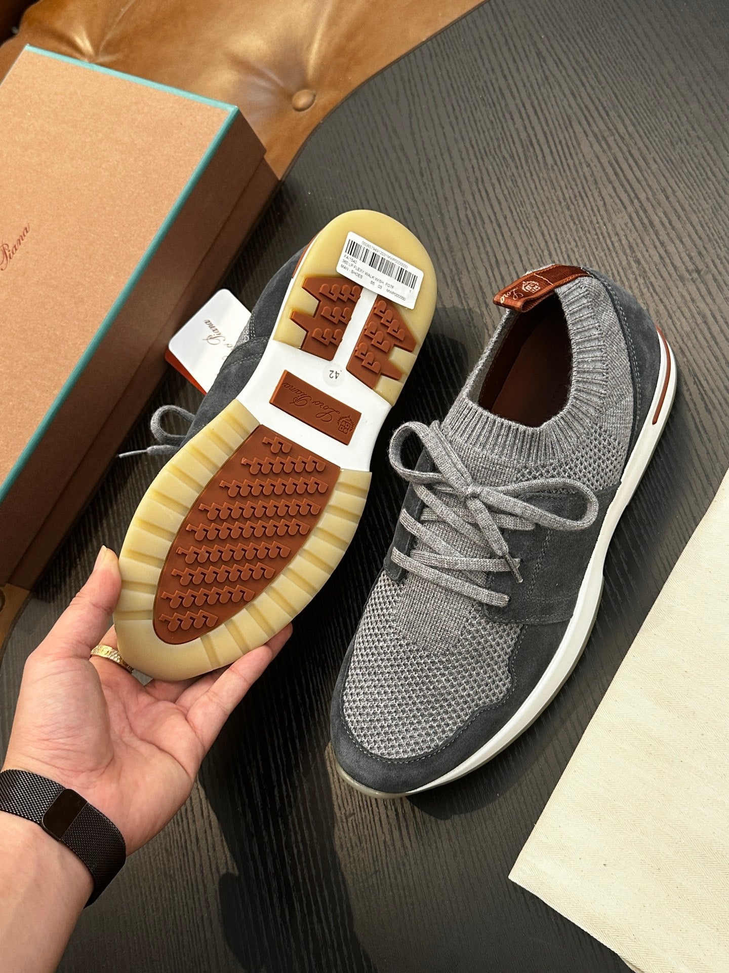 LP Sneakers