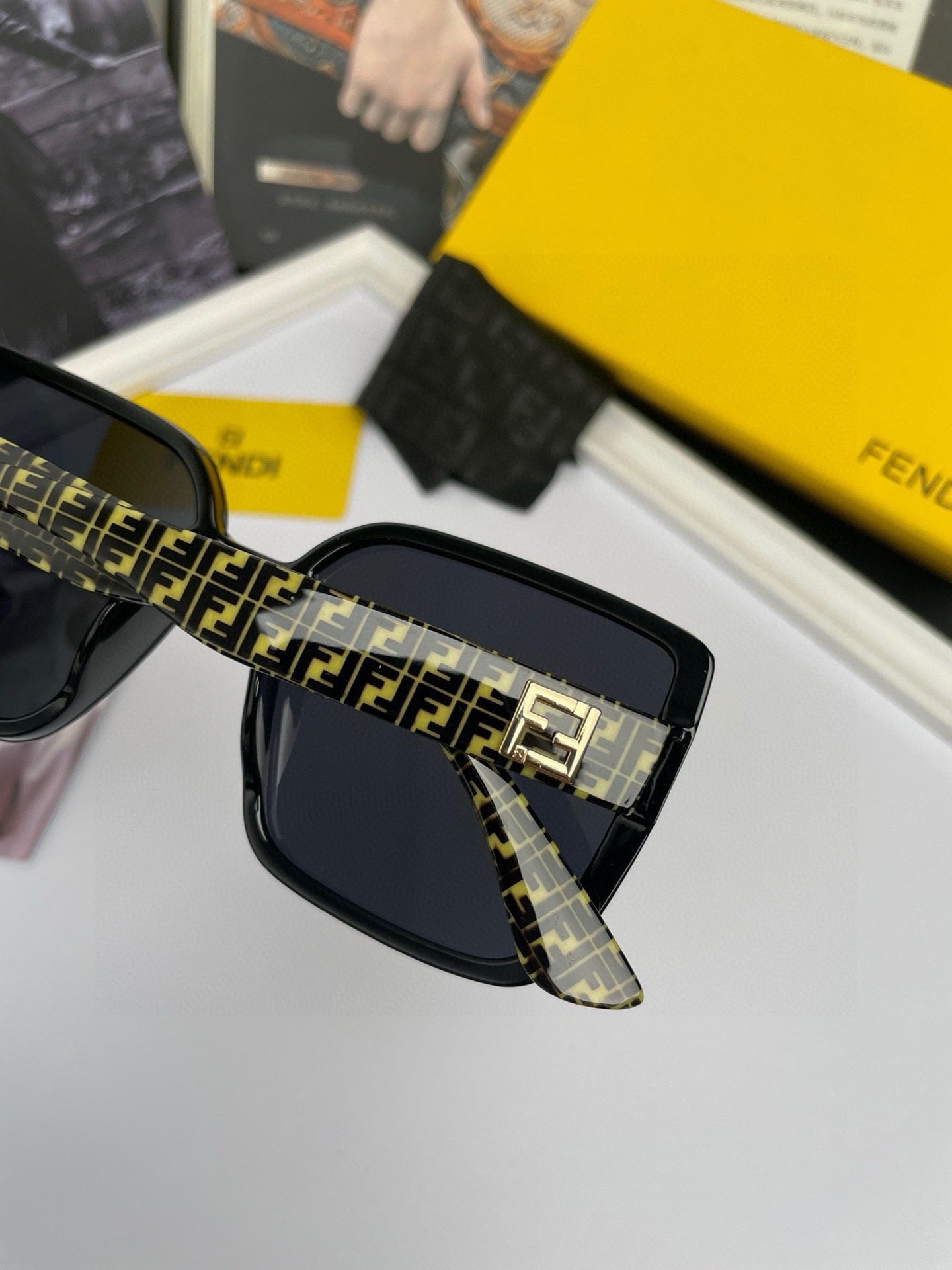 gafas de sol fendi