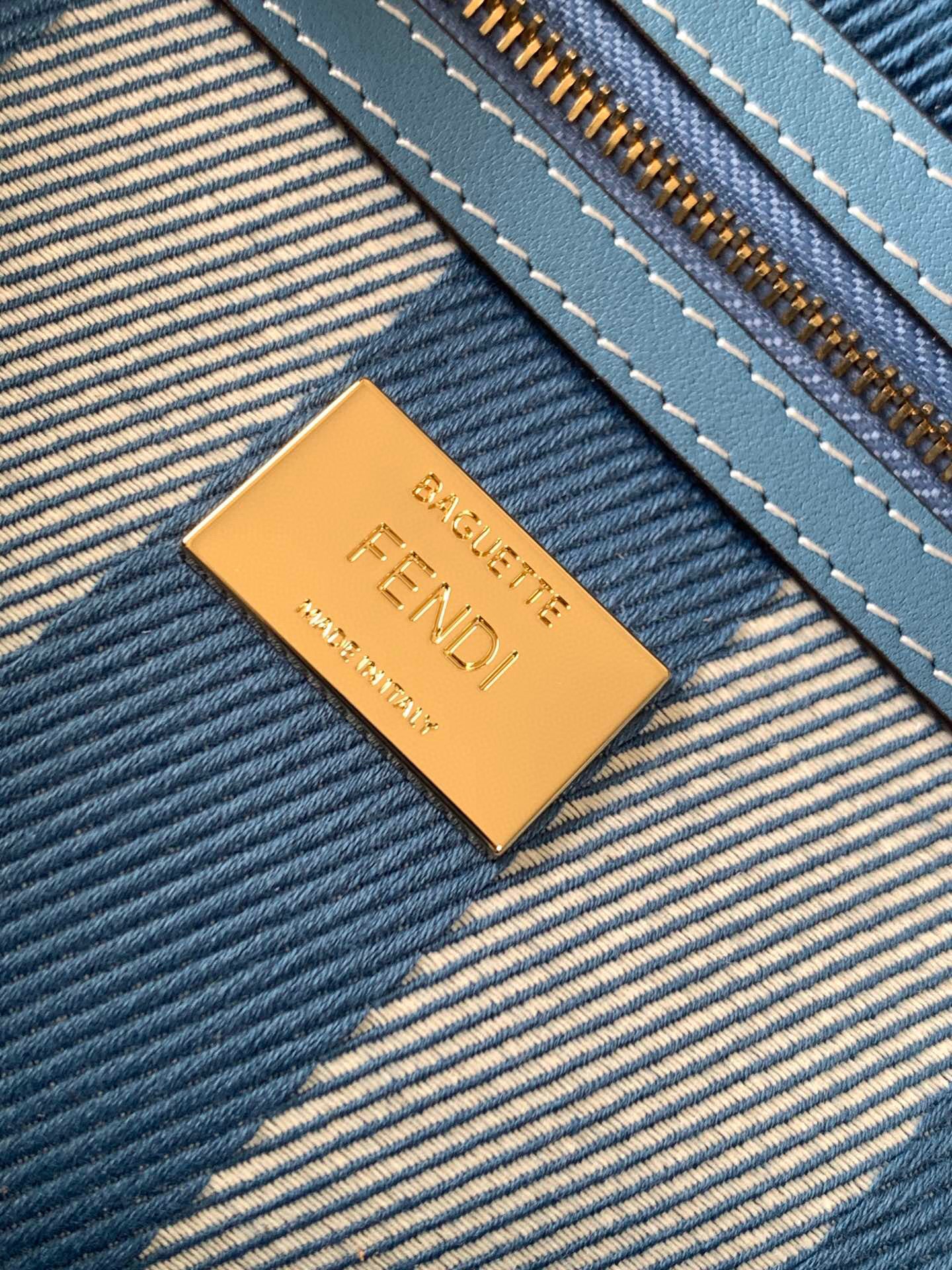 Fendi Baguette bag (Medium)