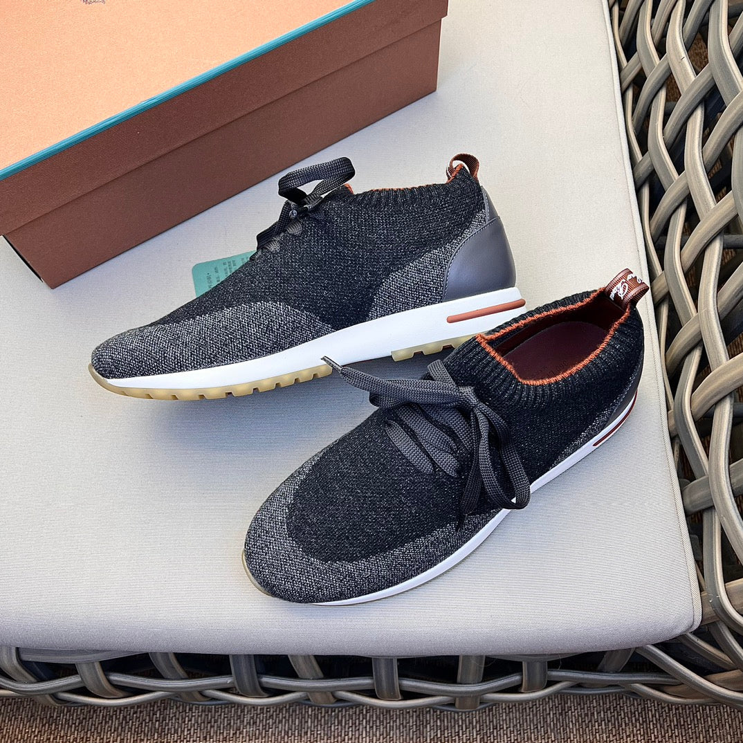 LP Sneakers