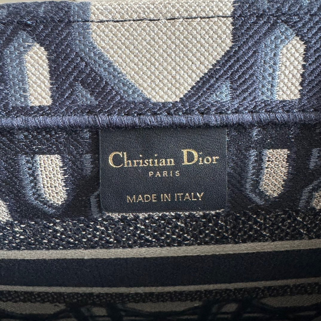 Tote tipo libro Dior