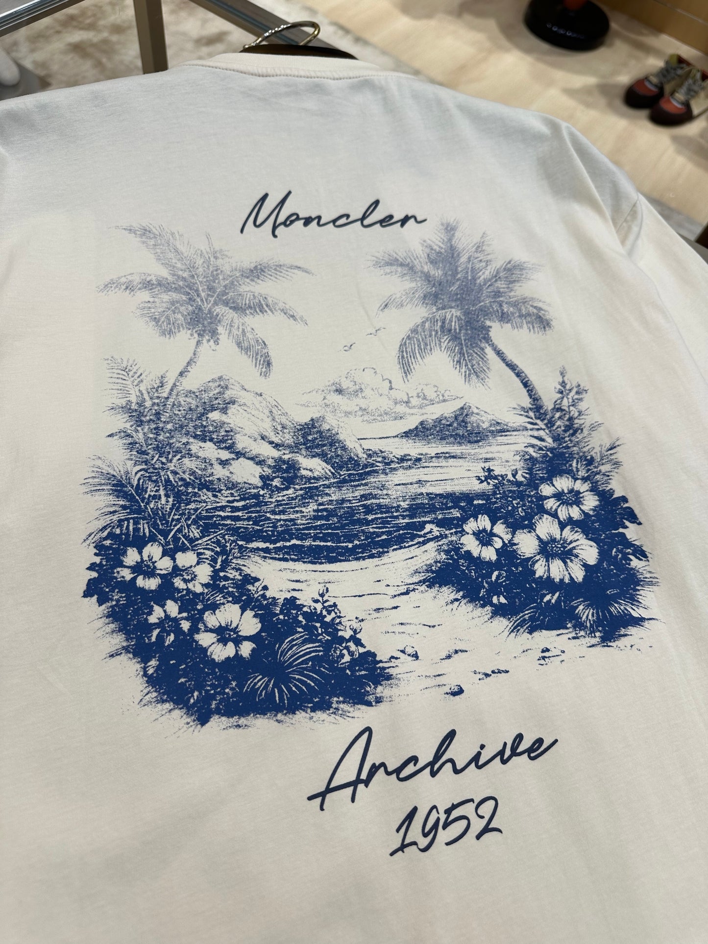 Moncler T-shirt