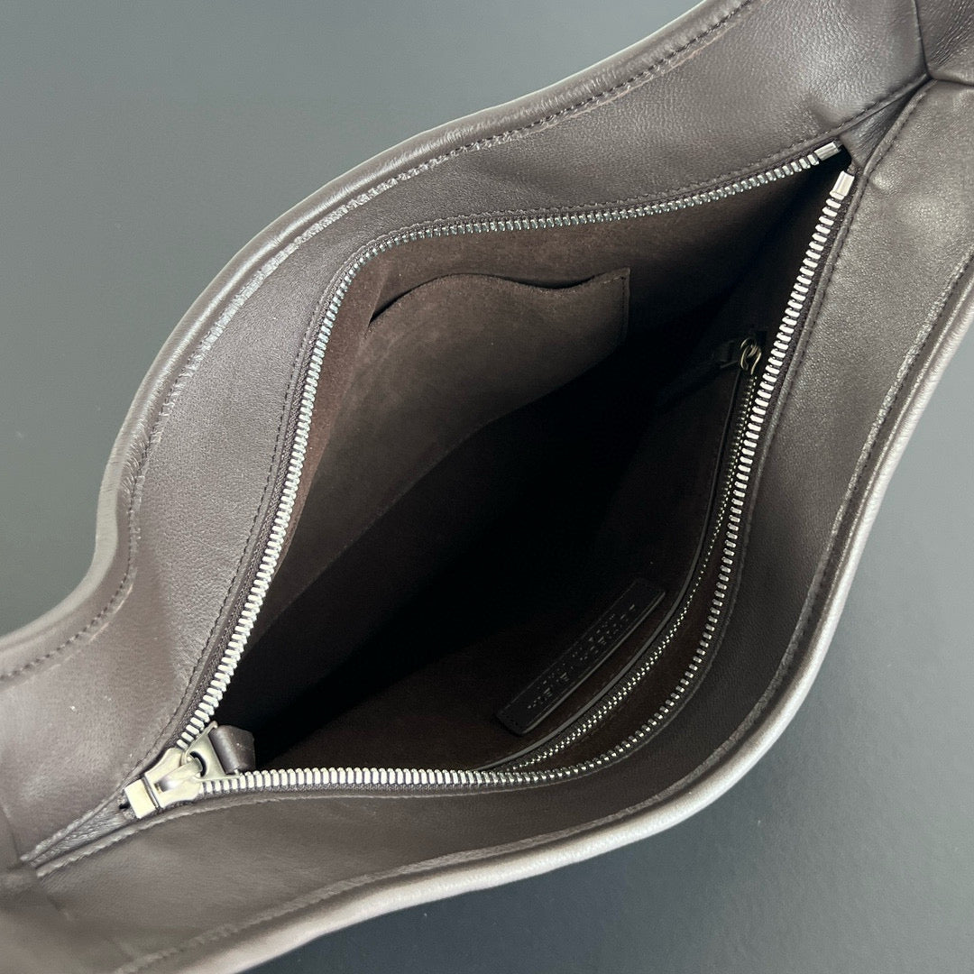 BV Woven Bag 38x24x2CM