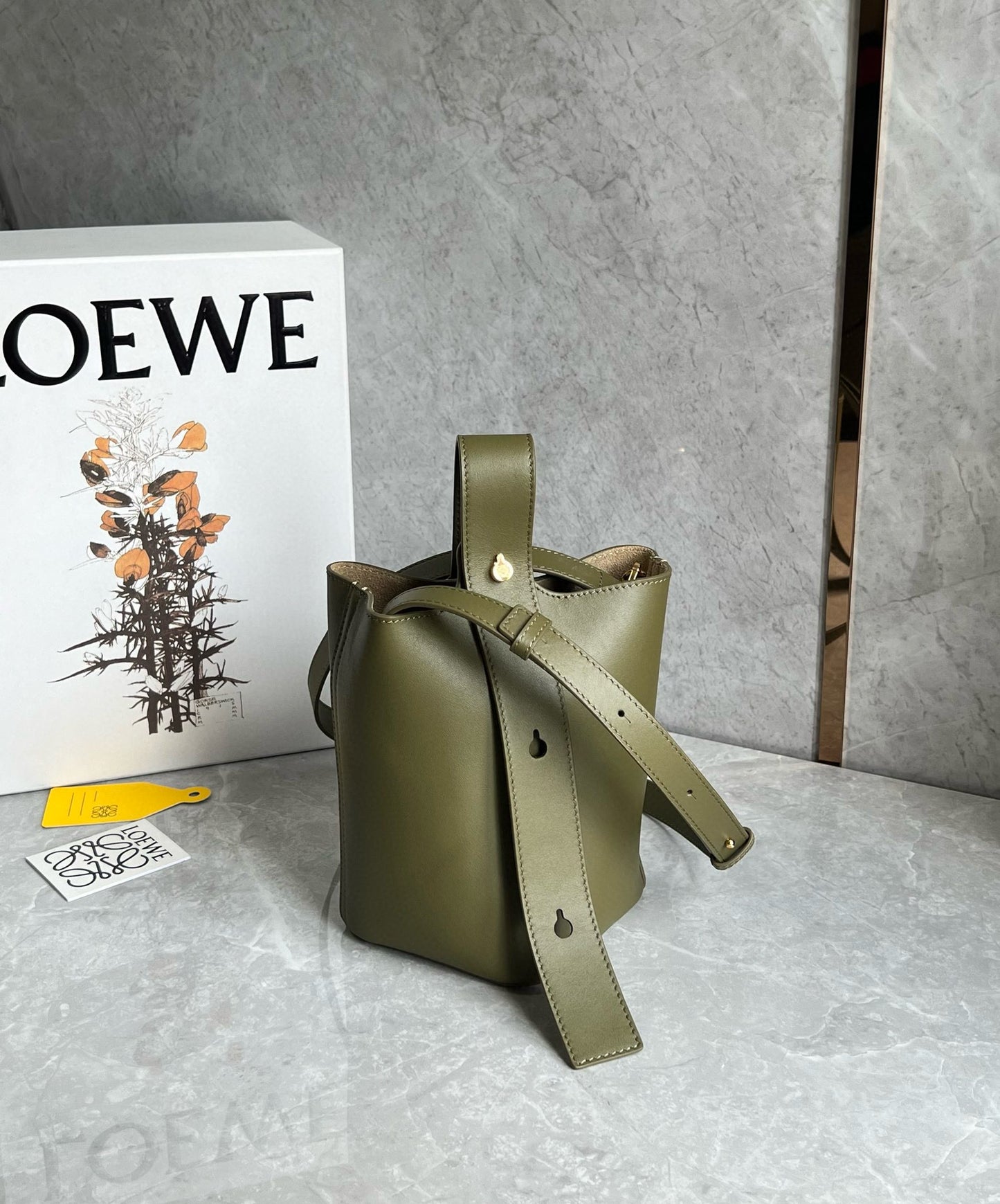 Loewe Pebble Bucket Bag(16x16x19.5cm)