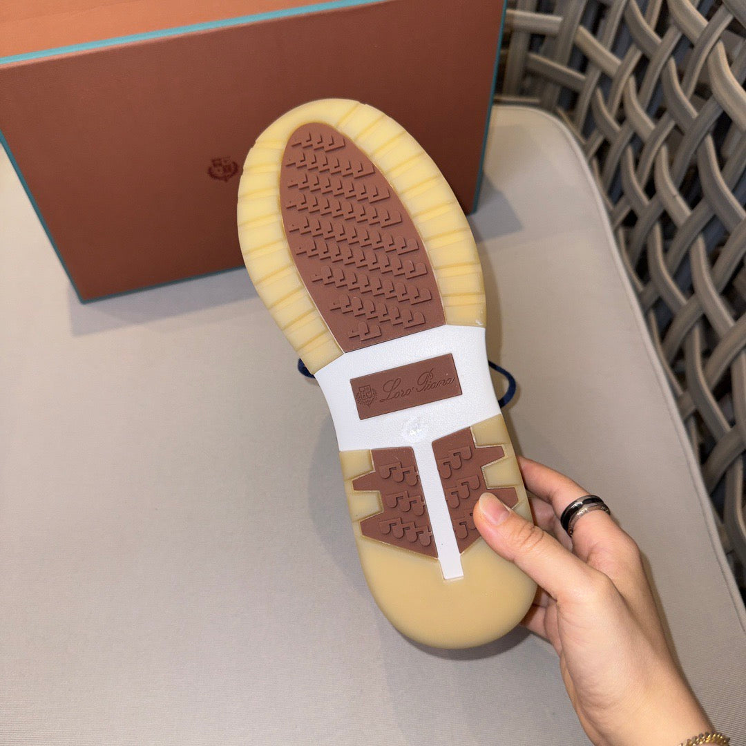 LP Sneakers