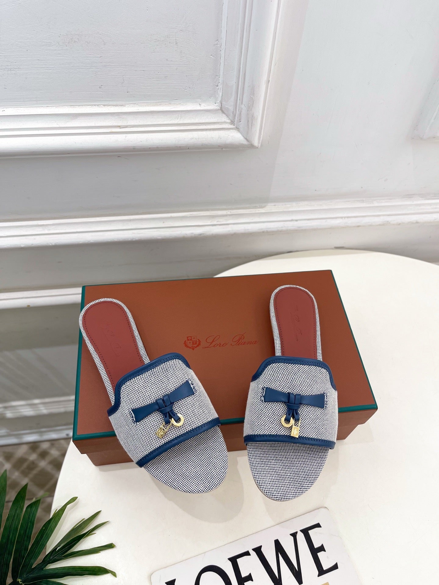 LP Sandals