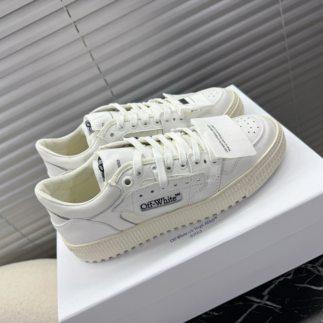 Off-White Sneaker