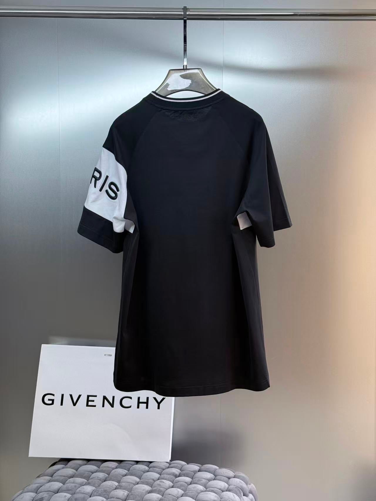 Givenchy T-Shirt