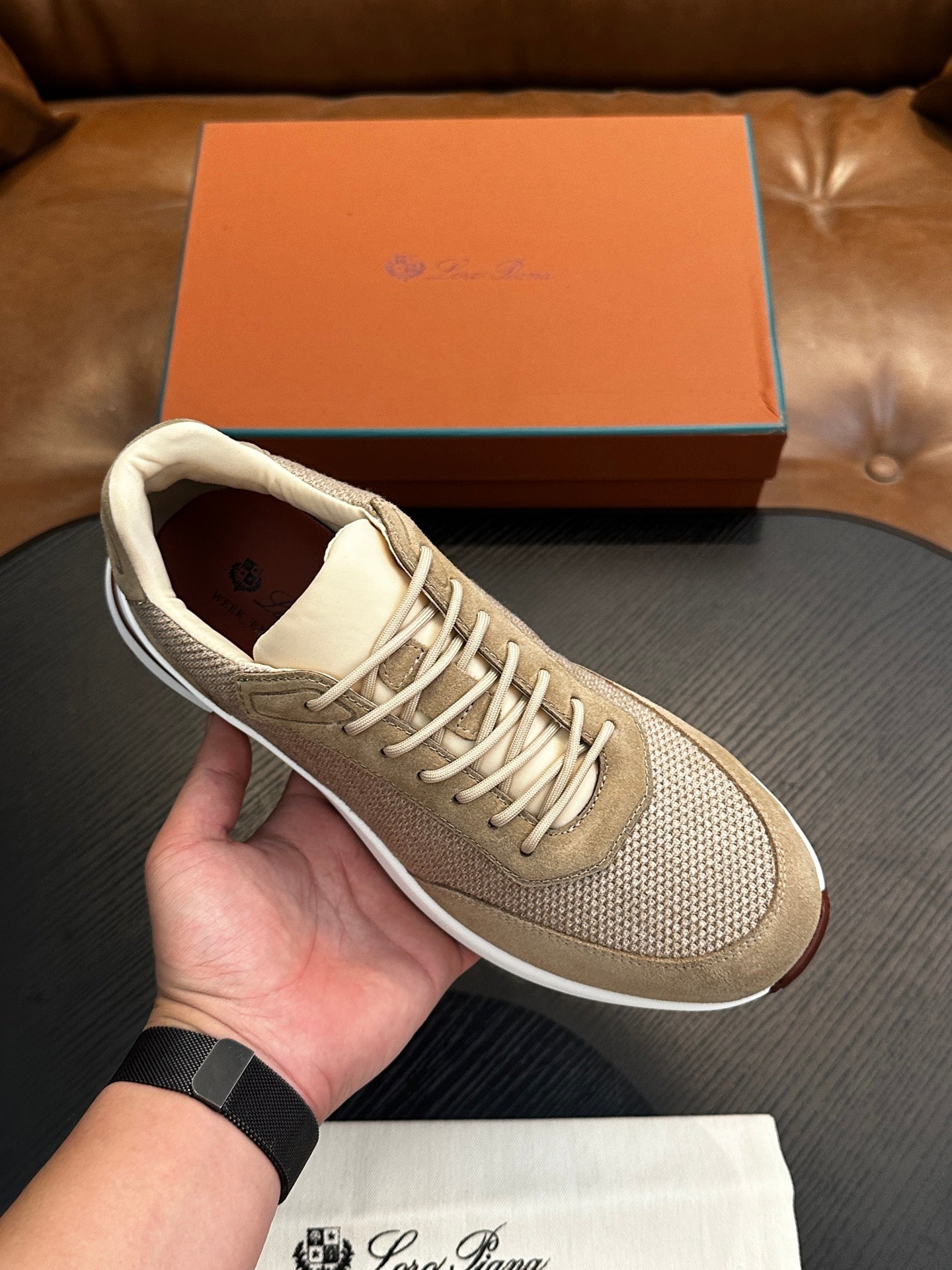 LP Sneakers