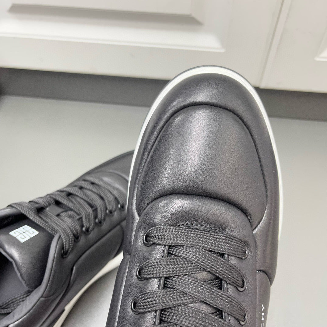 Givenchy Sneakers