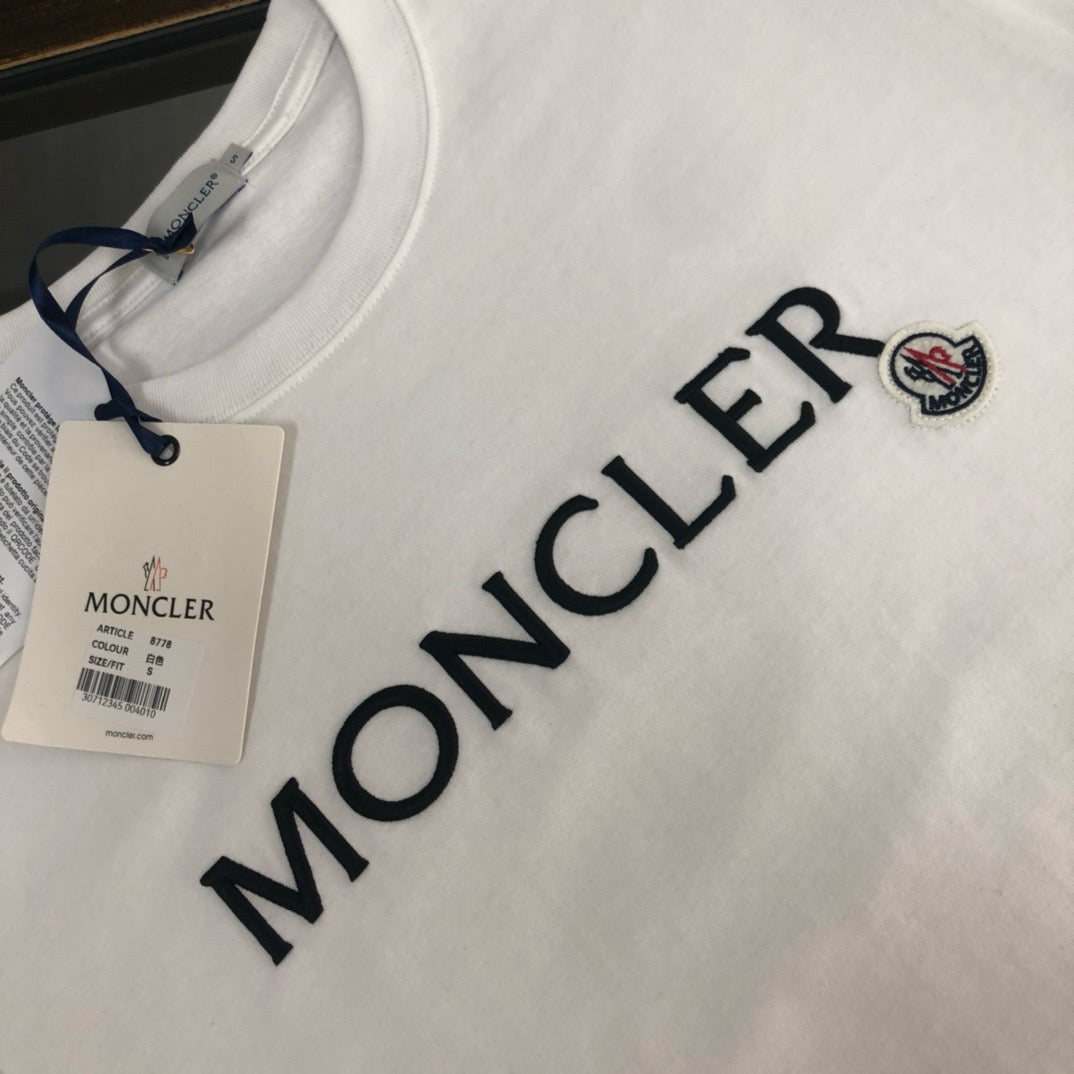 Moncler T-shirt