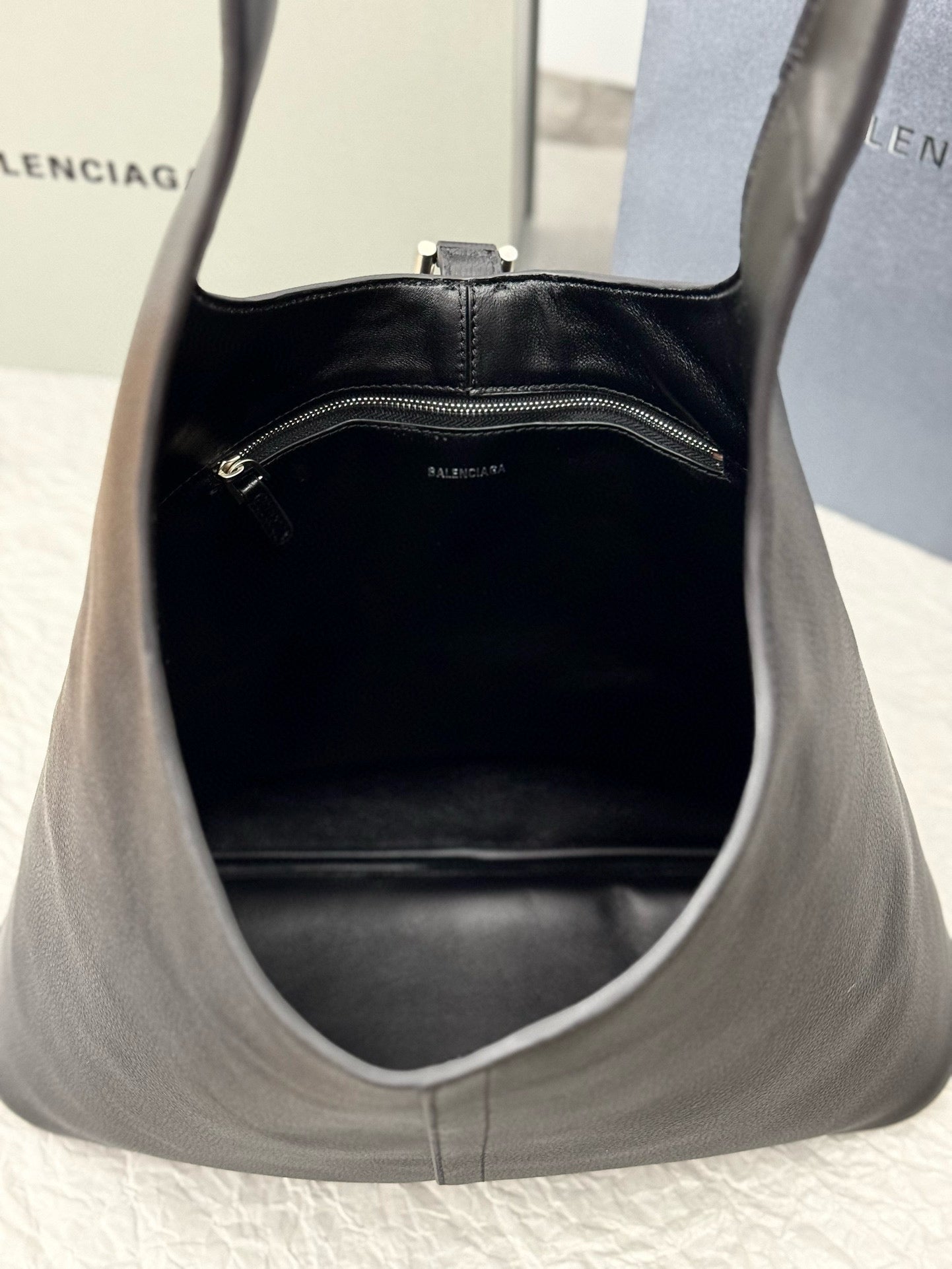 BLCG Locker Leather Shoulder Bag(61.9x35x9.9cm)