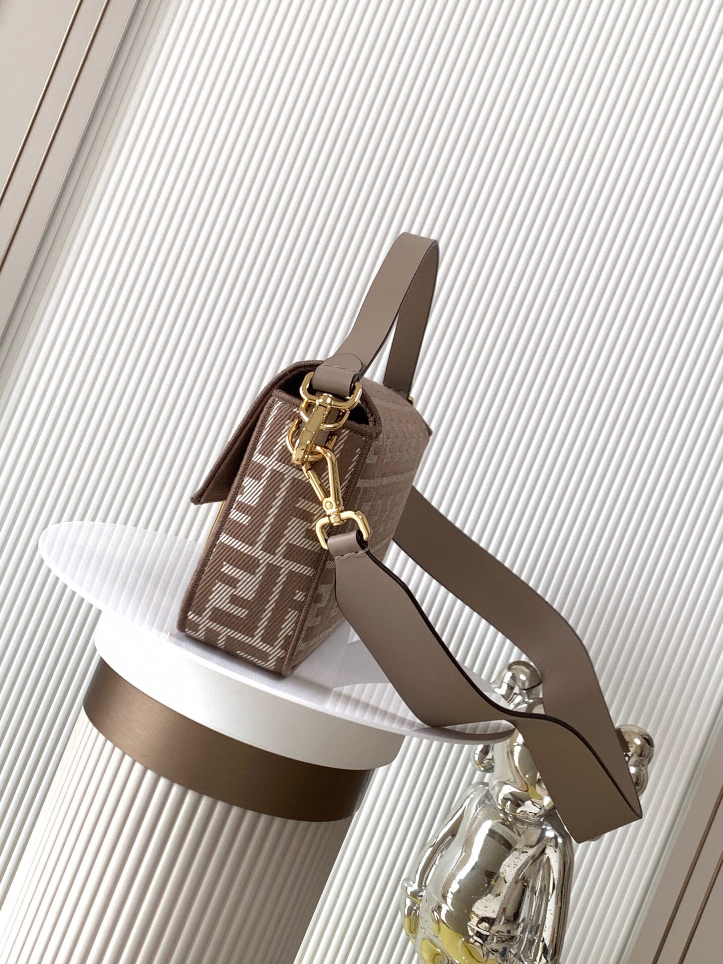 Fendi Baguette bag (Medium)