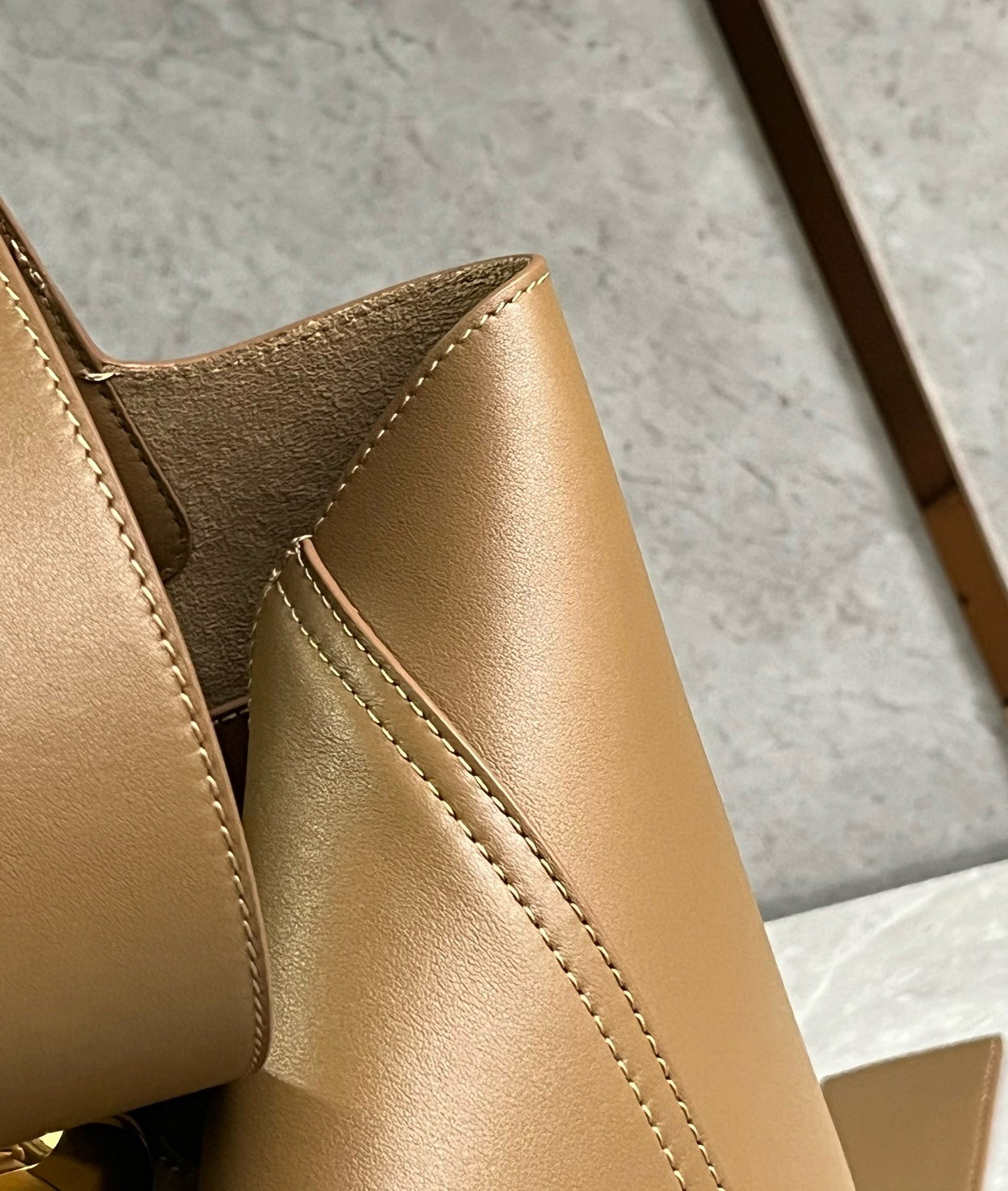 Loewe Pebble Bucket Bag(24.5x23.5x28cm)