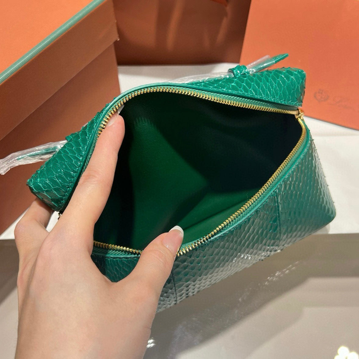 LP Extra Pocket L19 Handbag