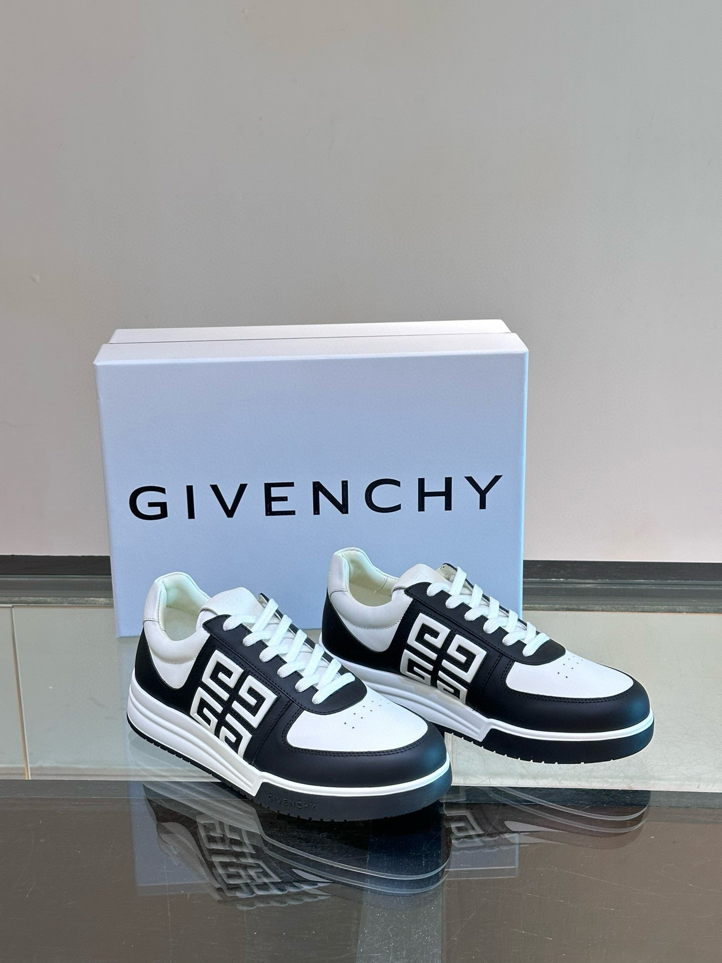 Givenchy Sneakers