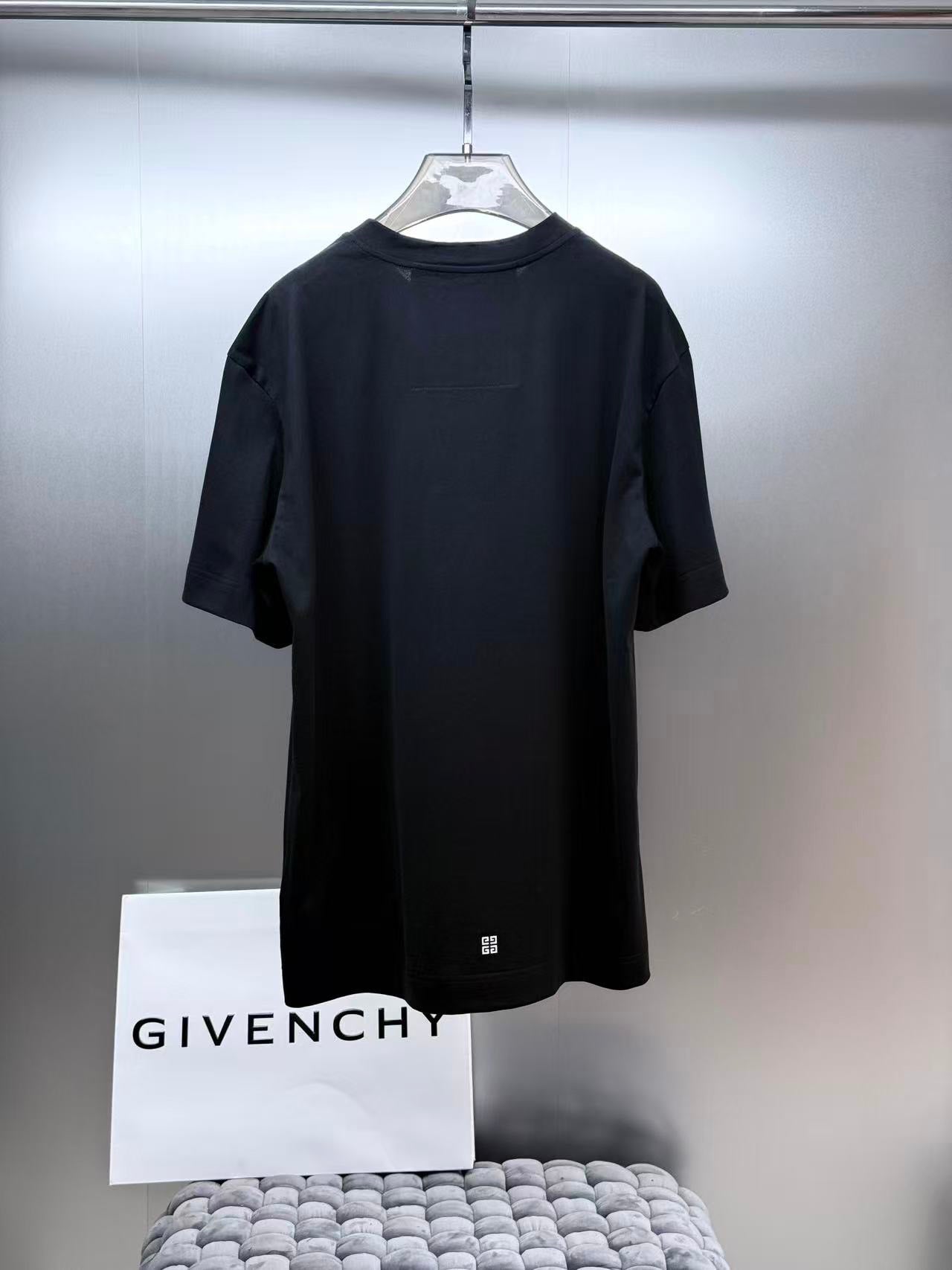 Givenchy T-Shirt