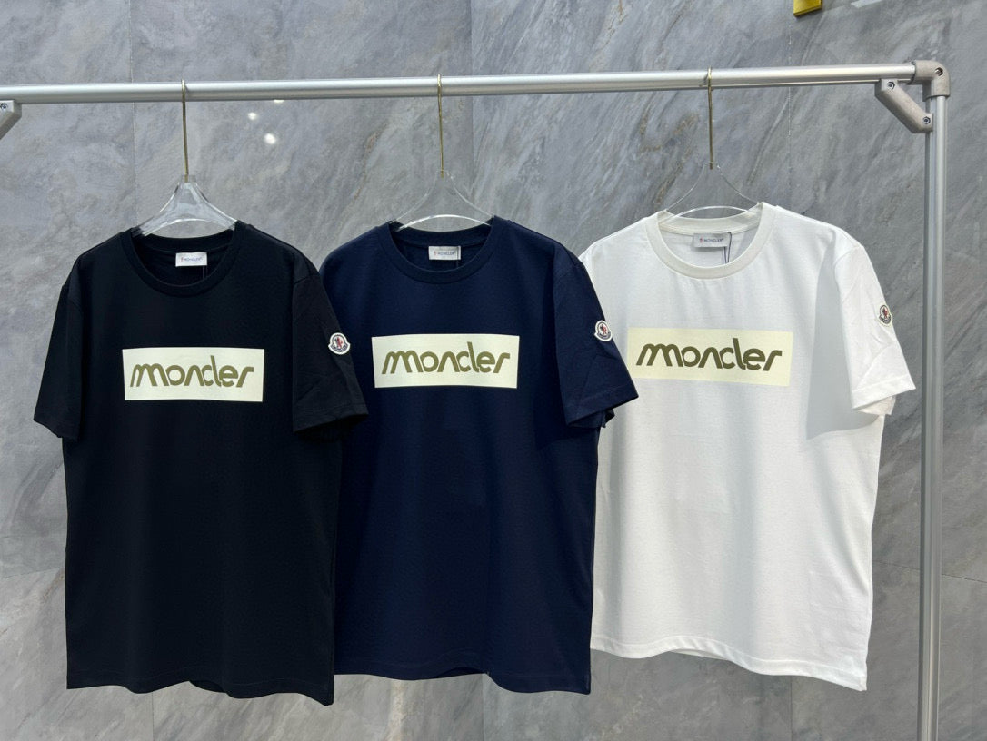 Moncler T-shirt