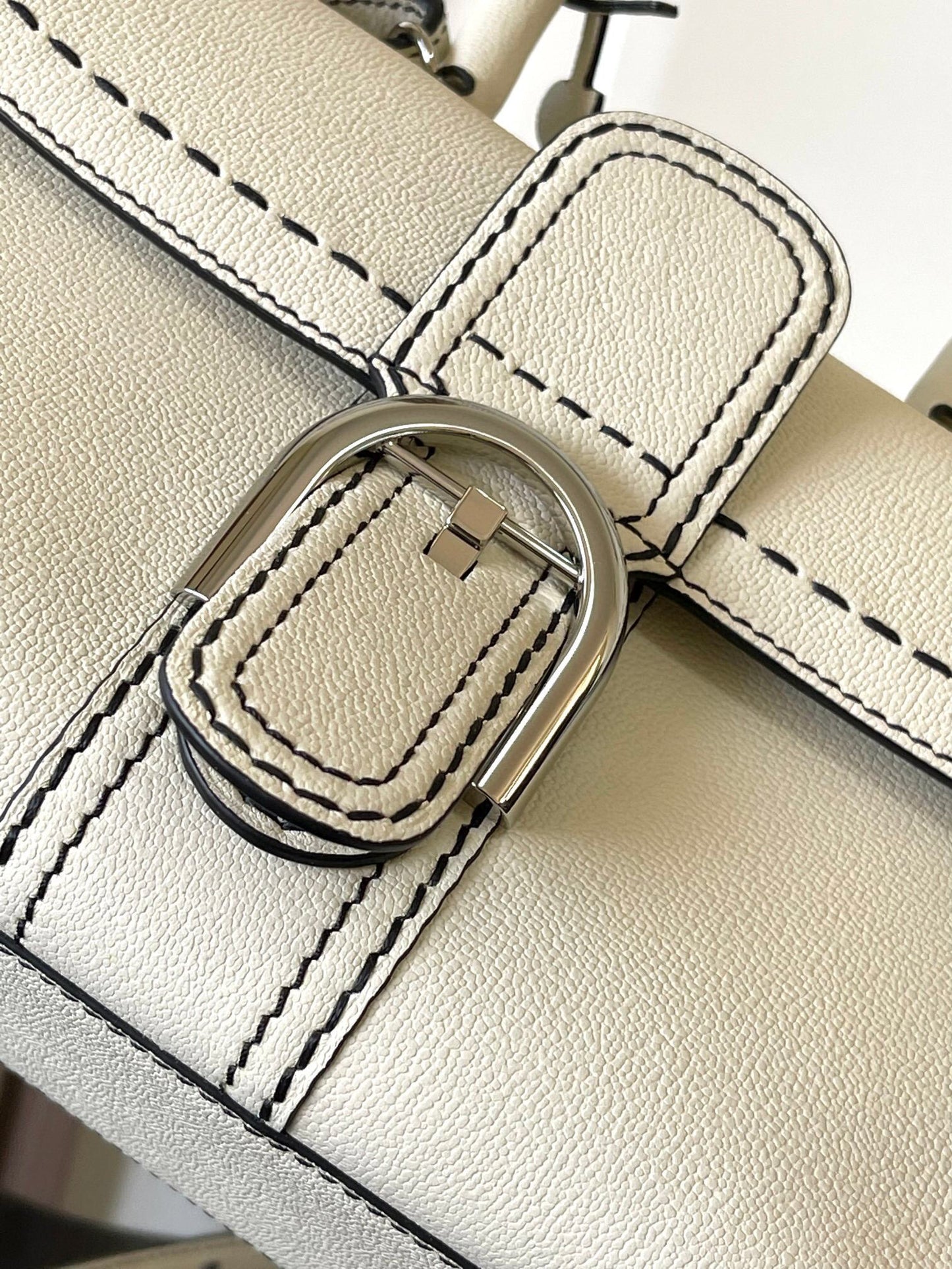 Delvaux Le Brilliant