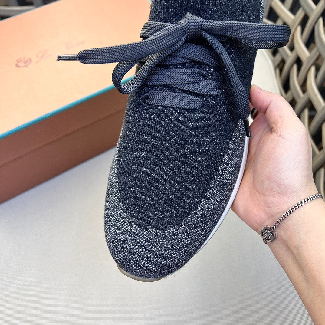 LP Sneakers