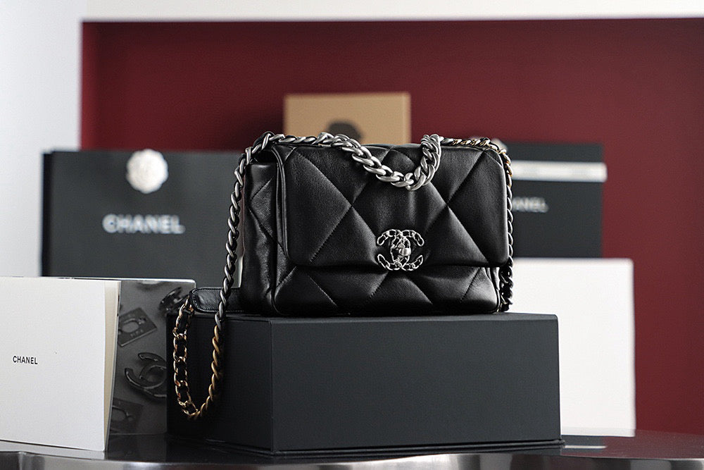 Chanel 19Bag (16x26x9cm)