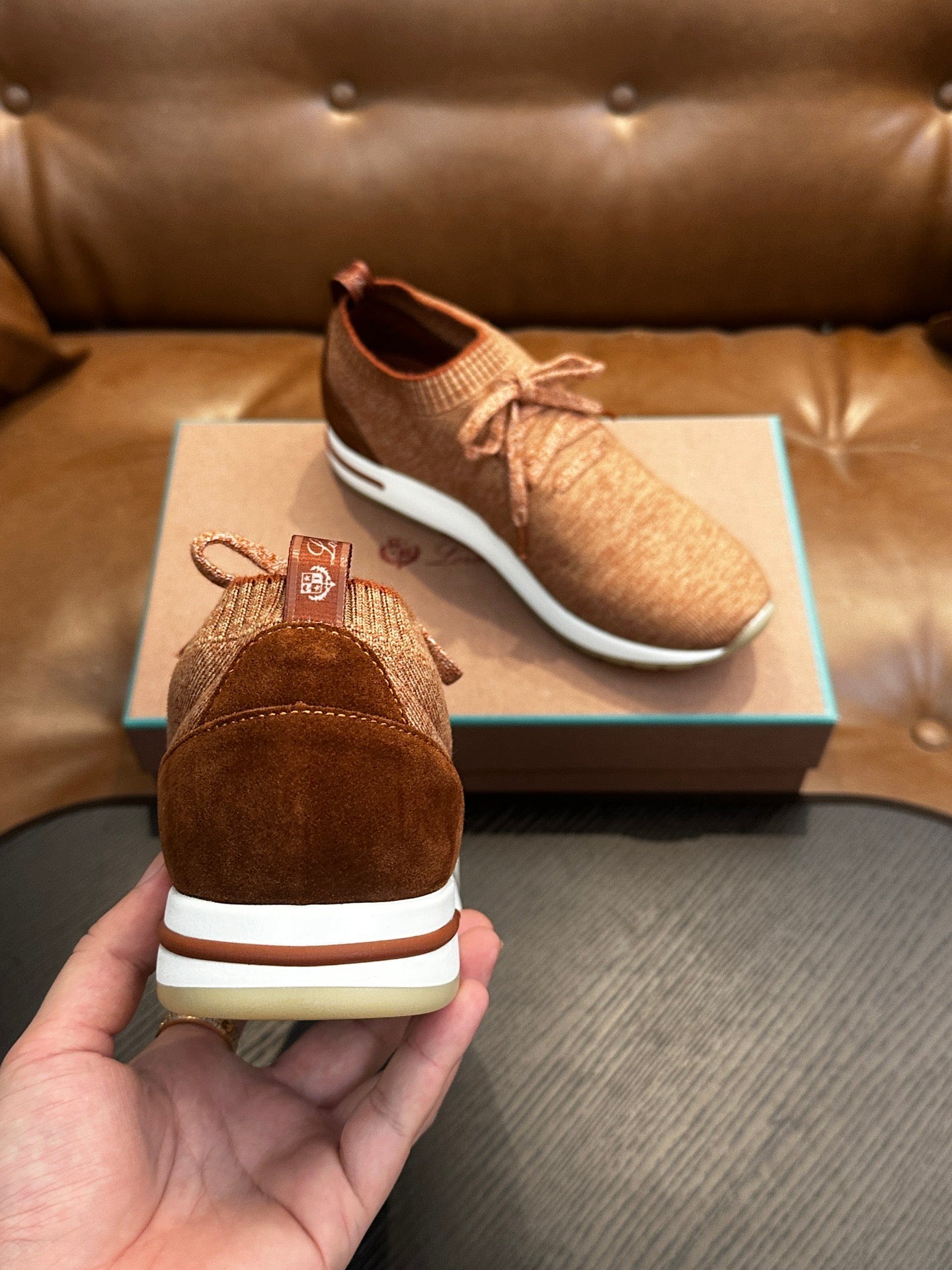 LP Sneakers
