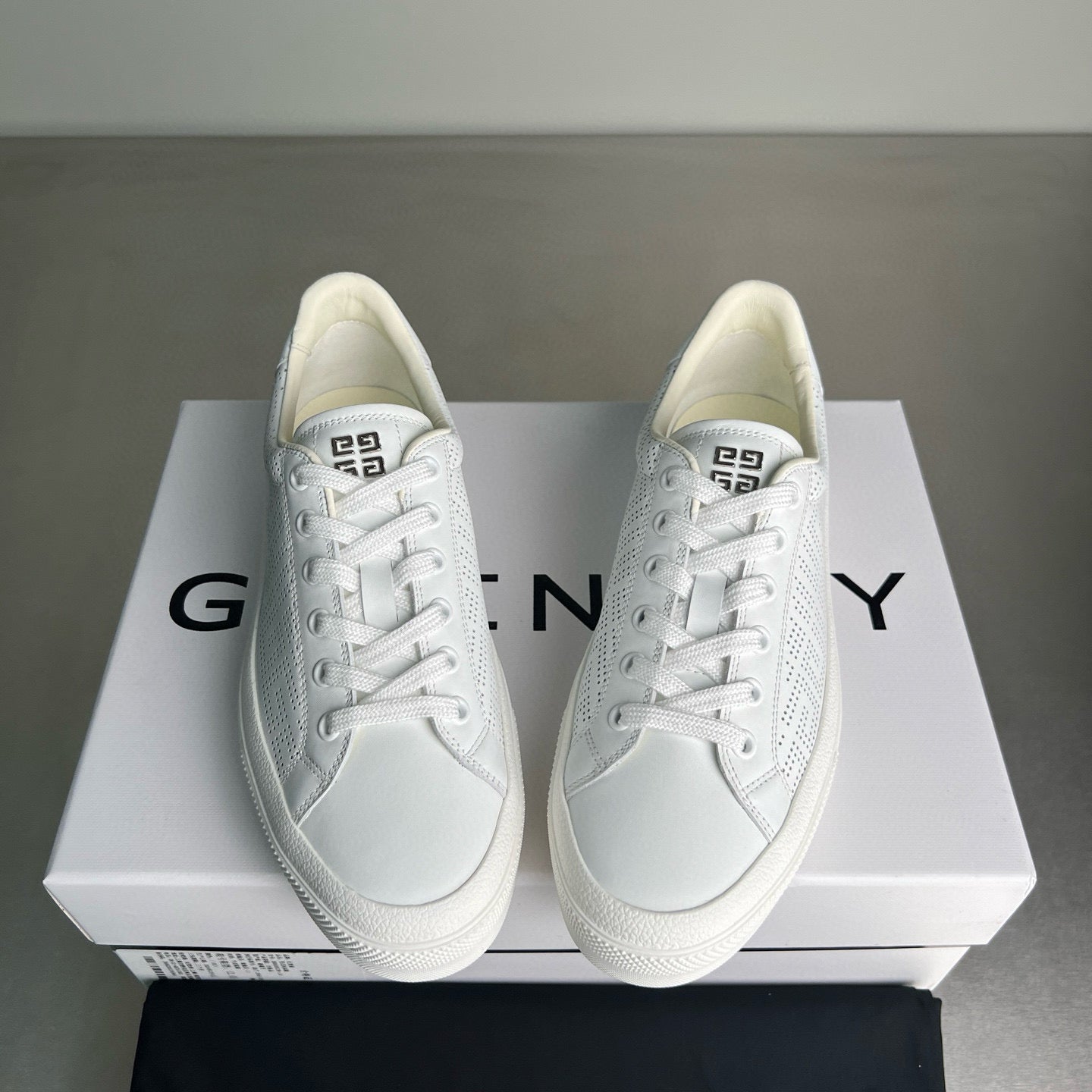 Givenchy Sneakers