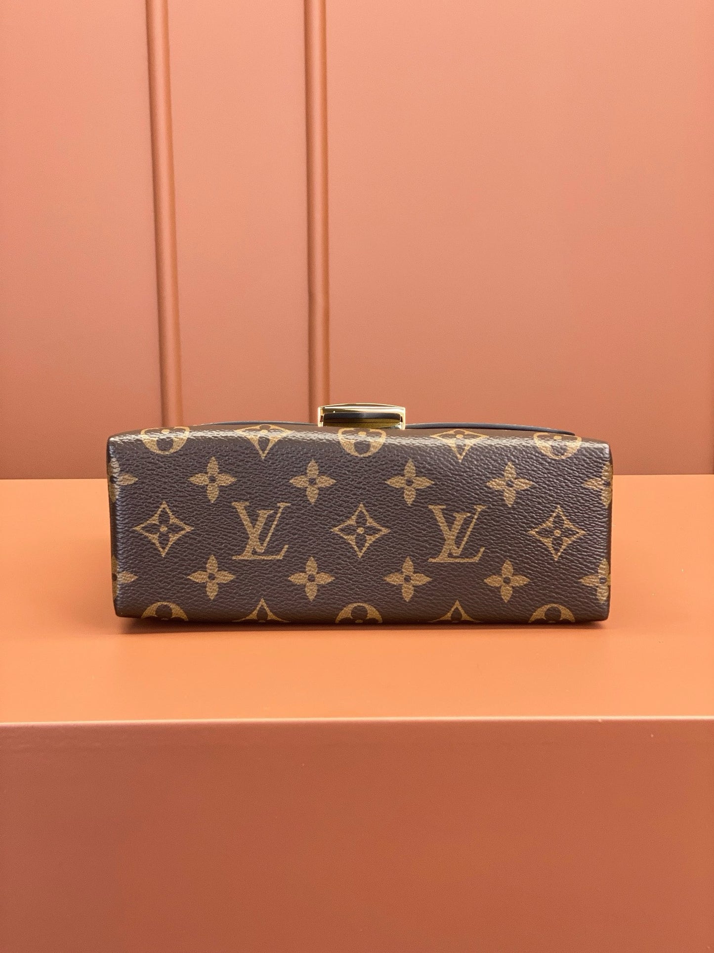 LV Locky BB M44654