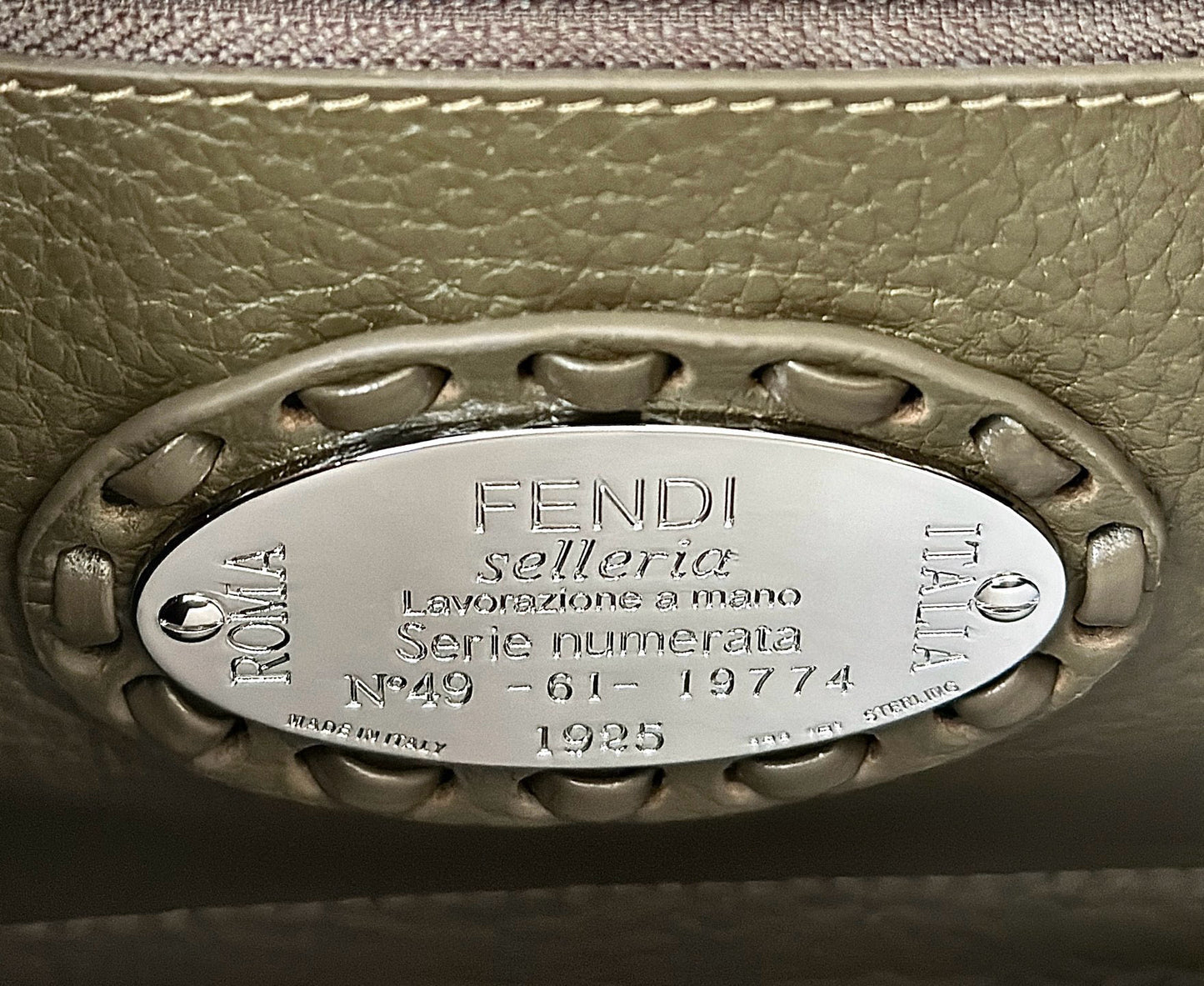 Fendi Peekaboo Bag (23.5x12x20 cm)
