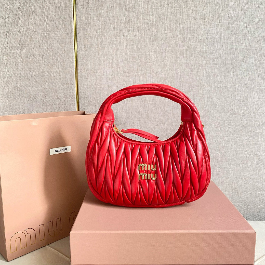 Miu Miu Wander Bag 20x23x6cm