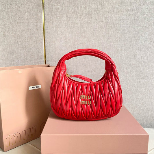 Miu Miu Wander Bag 20x23x6cm