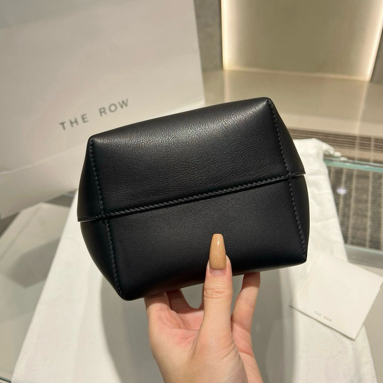 The Row Bucket Bag(24CM*22CM*11CM)