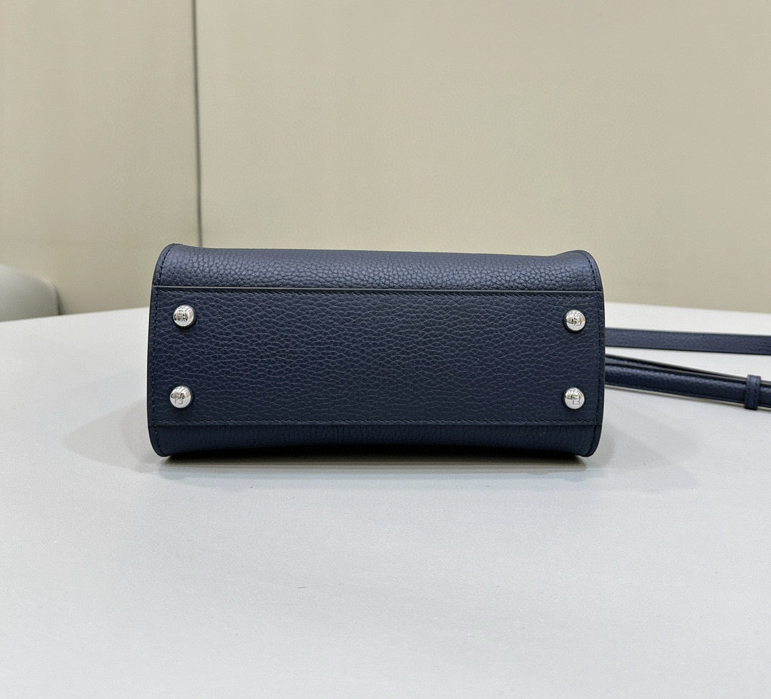 Fendi Peekaboo Bag (23.5x12x20 cm)