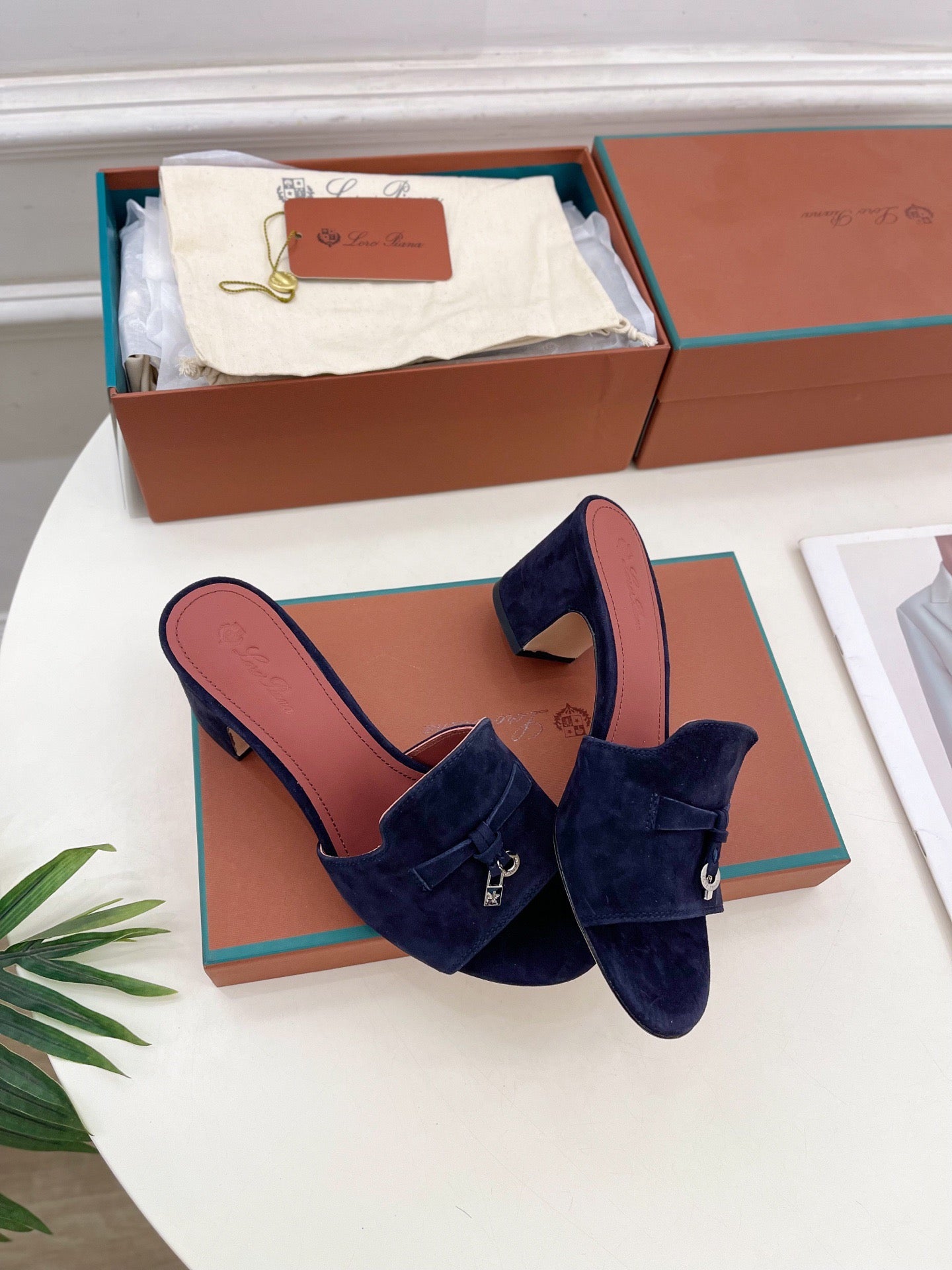 LP Sandals