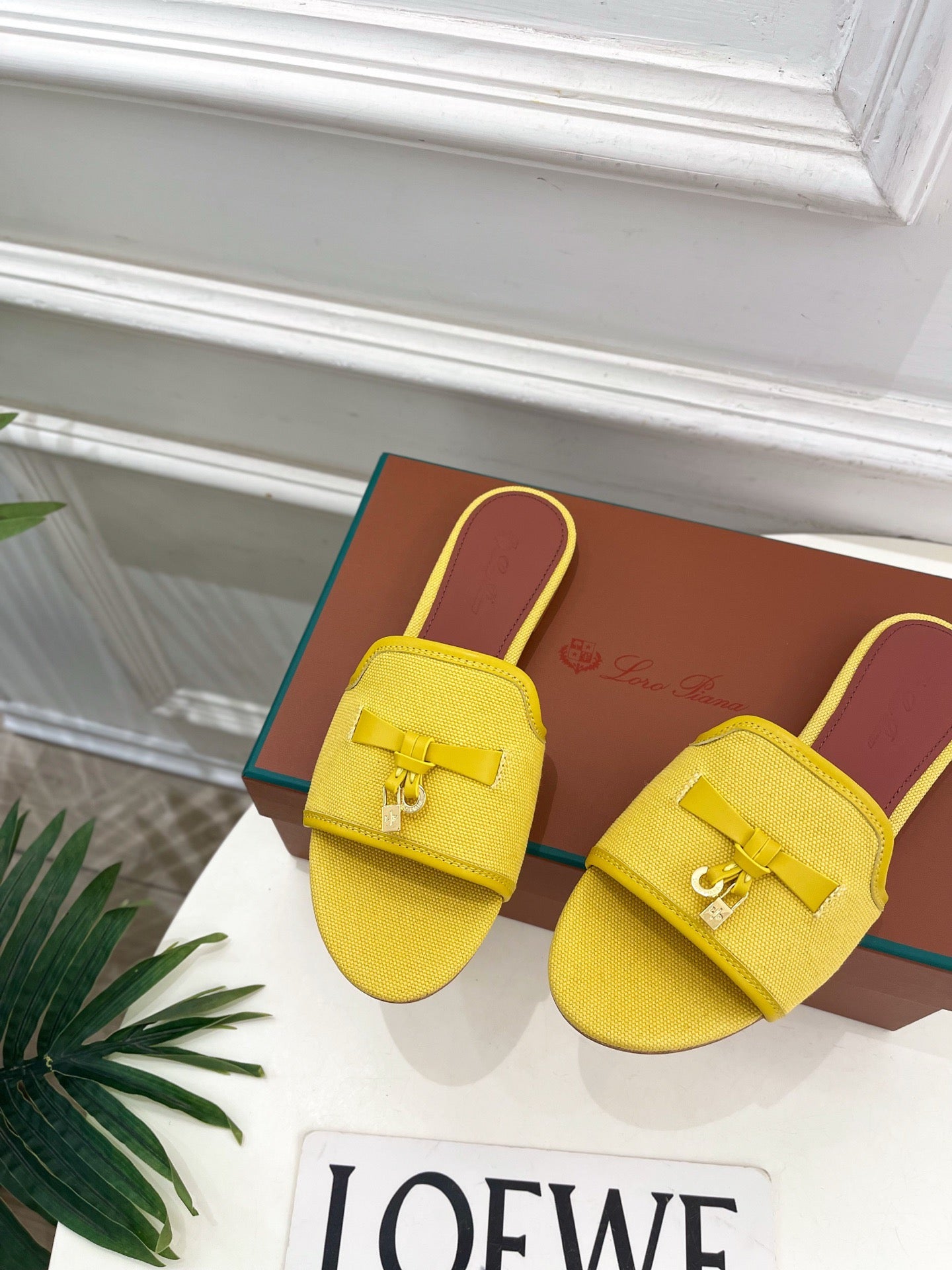 LP Sandals
